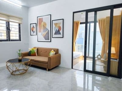 Chính chủ thang máy 32m2 1 khách 1 ngủ 5.5 triệu/tháng