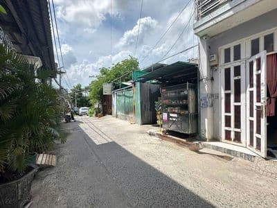 Nhà 2 tầng ngay bến xe buýt hiệp thành q12 chỉ 2.05t