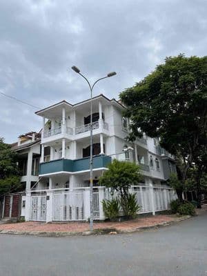Cho Thuê ViLla Góc 3 Mặt Tiền 133 Dương Văn An Phường An khánh Quận 2