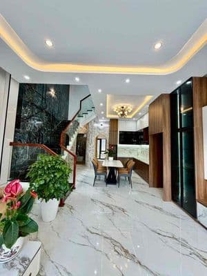Cho thuê nhà 3 tầng 4 phòng ngủ Hoà Xuân Hoàng Châu Ký