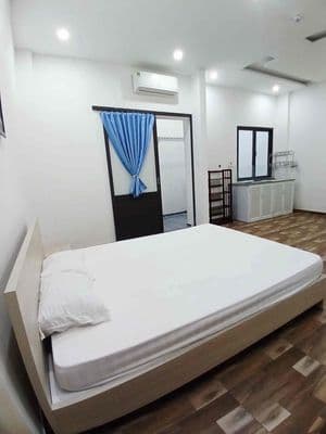 Cho thuê căn hộ đầy đủ nội thất cách biển Mỹ Khê 300m