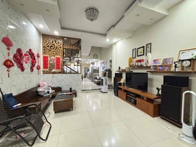 Cho thuê nhà 3 tầng Mặt Tiền 5m5 sát KHÚC_HẠO ( đối diện công viên) Di