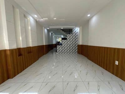 Nhà ngay chân cầu vượt ngã 4 ga 2pn giá 8 triệu