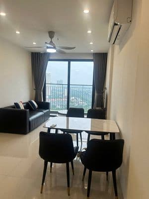 Chủ nhà cần bán gấp 2PN 55m S106 Vinhomes Smart City