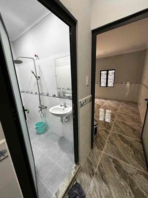 Bán nhà hẻm xe hơi 4x18m 1 lau đường kênh 19/5