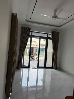 Nhà mới xây 100% Mặt Tiền đường Thông. Tân Chánh Hiệp. Q12. 1tr,1l,2pn
