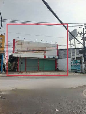 nhà mặt tiền căn góc 2 mặt tiền 11 x 28 cấp 4 trống suốt
