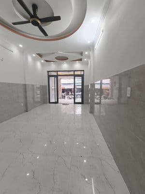 Nhà 3 lầu MT đường Lê Văn Lương, đt 4 x 20m