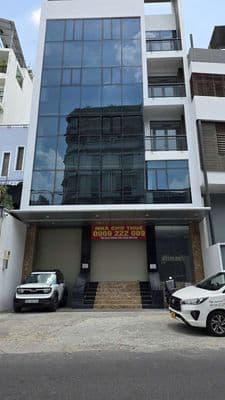 Tòa nhà 9,6x20m hầm +6 lầu có Pccc, thang máy