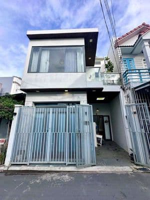 cho thuê nhà lầu 3 phòng ngủ full nội thất hẻm đường hoàn Quốc Việt
