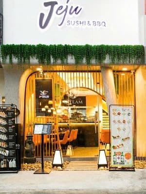 Góc 2 mặt tiền phố tây bùi viện, quận 1 – giá 99 triệu!