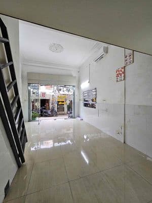 Cho thuê kiot vừa ở vừa kinh doanh sẵn máy lạnh. Gần KCX UFM, EcoGreen