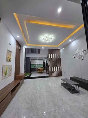 Cho thuê nhà 3 tầng – hoàng đình ái, sát chợ hoà xuân