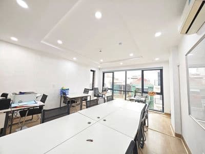 Cho thuê văn phòng Nguyên Hồng 50m2 giá chỉ 9tr view kính bãi oto gần