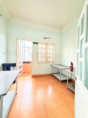 Chính chủ cần bán nhà mt 6 tầng ở tthc dĩ an. dt 131,7m2. gần trường
