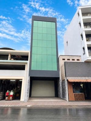 Cho thuê nhà 239 lê quang định - dt 6x35m - 5 lầu suốt