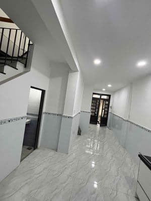 Chính chủ cần bán nhà Âu Cơ gồm 1lầu 1lửng sổ hồng hẻm xe máy thông tạ