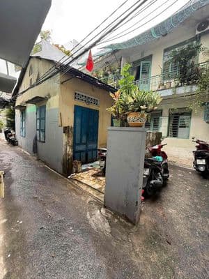 Bán đất 2MK Hùng Vương, tặng nhàC4
