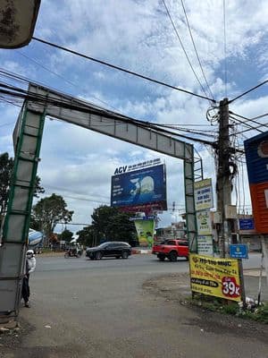 Ngang 10m- đất đẹp bằng phẳng a4- 500m ra sân bay- đức trọng- lâm đồng