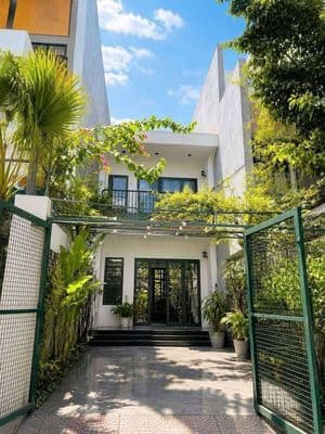 Nhà 2 tầng 3pn full nội thất mặt tiền hói kiểng