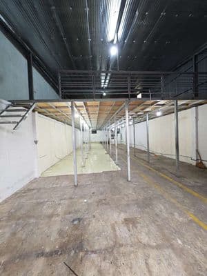 Kho đẹp đường xe tải - có gác - dtsd 350m2