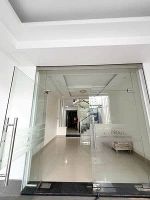 Cho thuê nhà 3 tầng 5N Full nội thất mặt tiền Trần Thánh Tông