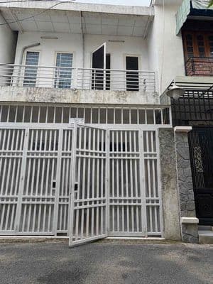 Cho thiê nhà hẻm 50 dương quảng hàm 3x15 1 lầu 2pn