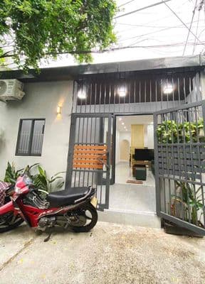 cho thuê nhà 2 tầng 2pn/2wc kiệt núi thành full nội thất