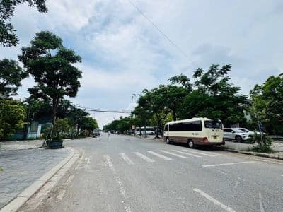 Bán đất mặt phố Vân Trì, Đông Anh, tặng nhà 2T, 145m2, MT 6m