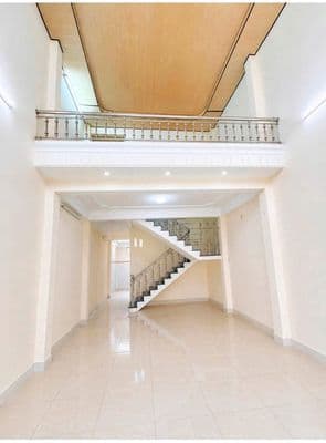 Cho thuê nhà 3 tầng MT Nguyễn Khánh Toàn, Hải Châu