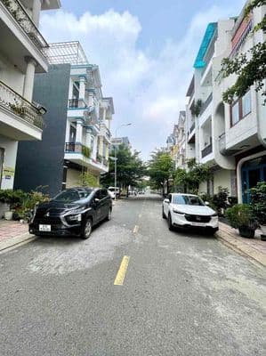nhà 2 lầu 1 trệt Bình Chuẩn,Thuận An,Gần ngã tư miễu ông cù