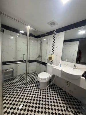 Cho thuê nhà nguyên căn ngõ 467 Lĩnh Nam, 30m2, 5 tầng