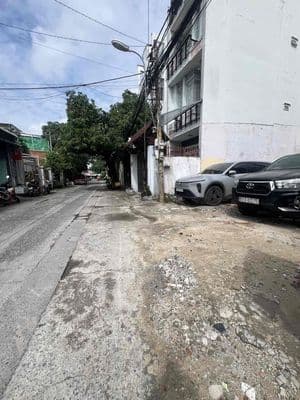Rẻ hơn hẳn 1 tỷ 1 so với khu vực - dt lớn 110m2 - ko qh , lộ giới