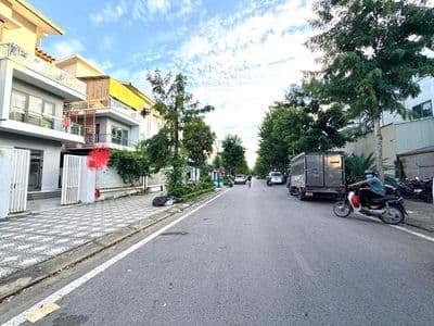 Bán biệt thự Foresa Xuân Phương, 151m2, 32 tỷ