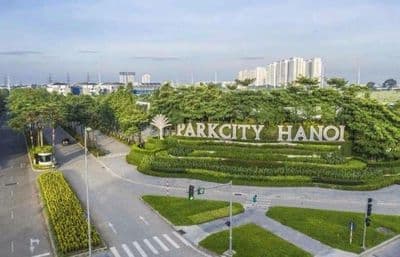 Bán nhà 50m2 có sẵn nhà, ô tô tránh, vỉa hè đối diện Park City