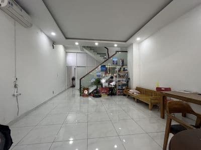 Cho thuê nhà 3 lầy khu dân cư đức huy đông hoà sát làng đại học