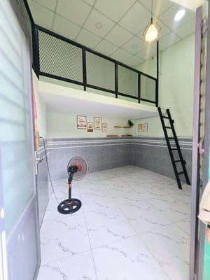 nhà gần cầu vượt linh xuân.20m