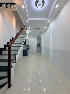 Nhà 2 lầu 3PN hẻm đường Trần Hưng Đạo chỉ 7,5 triệu