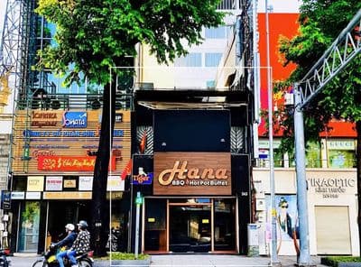 Nhà hàng 243 Điện Biên Phủ, Q3. Dt: 6x25m, Kc: trệt 1 lầu. Gía: 80tr