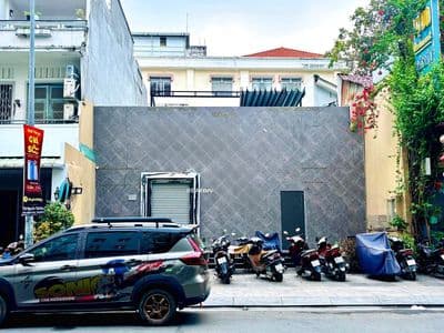Cho thuê mặt tiền 12m x 25m trống suốt