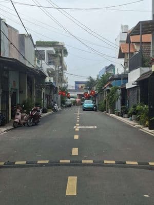 cho thuê nhà cấp 4 xây mới có gác lửng giá 8,5 tr/ thqngs còn tl