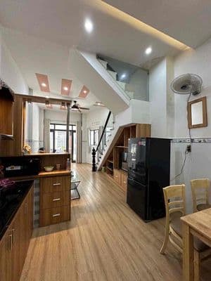 Nhà đẹp chợ đầm – 5 phút đi bộ ra biển trần phú | chỉ 15tr/tháng