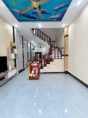 Nhà 1 trệt 1 lầu sẵn nội thất hẻm xe hơi gần Lê Văn Việt Q.9