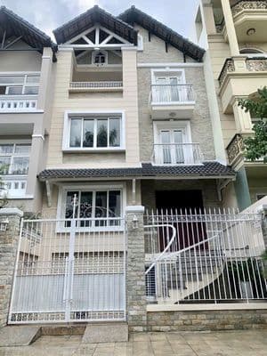 Nhà đường cộng hòa diện tích: 7x20m hầm trệt 3 lầu, có thang máy