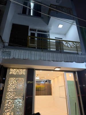 Nhà hẻm xe hơi đường Chiến Lược
