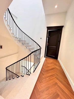 Nhà bán 100m2 Đức Giang, 4 ngủ, 15.1 tỷ