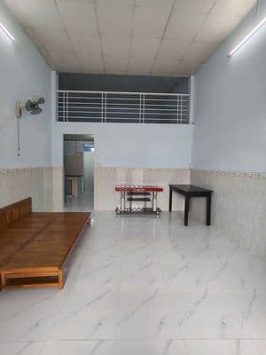 Nhà nở hậu Trệt lửng 2pn