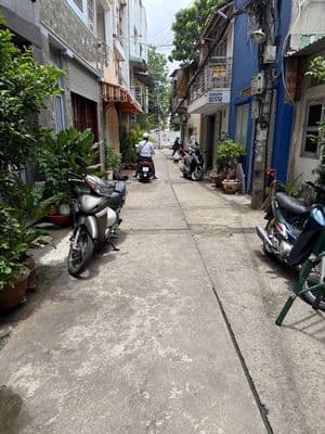 Bán nhà nguyễn kiệm, 4 tầng btct, ngang 4,7m nở hậu tài lộc mạnh 9,7m