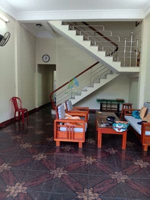 Nhà 3 tầng 2mt trần cao vân -3pn có nội thất cơ bản giá 17tr/tháng