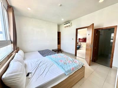 Cho thuê căn hộ 80m2 2pn riêng biệt đối diện công viên, gần Biển
